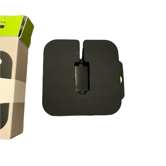 Waloo Products Black Silicone Protective Charging Wallet for Apple Watch NEW - Picture 3 of 7